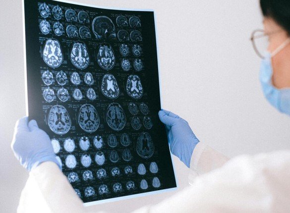 (French Article) L’intelligence artificielle au laboratoire